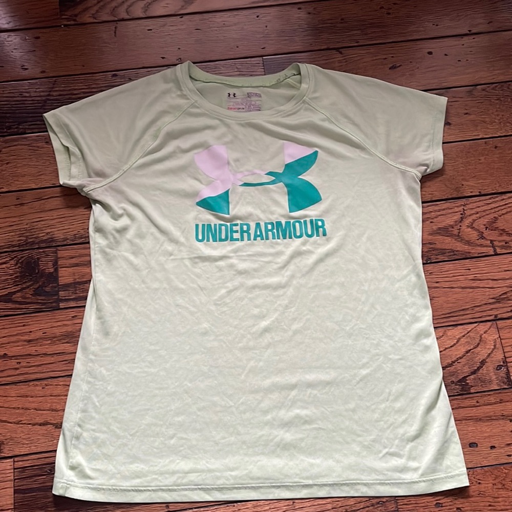 Under Armour green work out Woman’s T Shirt S